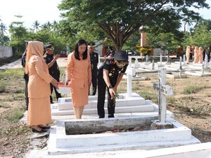 Peringati Hari Bhakti Ke-74, Imigrasi Polman Ziarah ke Makam Pahlawan