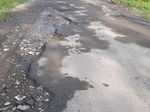 Dear Pak Bobby! Ada Lubang Menganga di Jalan Danau Tess Medan
