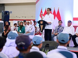 Jokowi: KIP Harus Digunakan untuk Beli Kebutuhan Sekolah Bukan Pulsa!