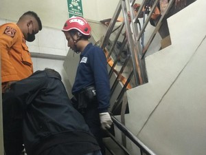 Fakta-fakta Tragis Pekerja Tewas Tertimpa Brankas Bank Swasta di Surabaya