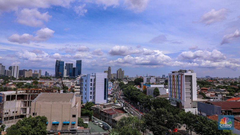 Kota Jakarta berawan pada Rabu (24/1/2024). (CNBC Indonesia/Faisal Rahman)