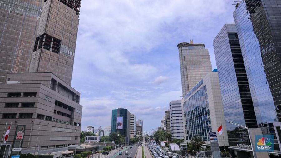 Kota Jakarta berawan pada Rabu (24/1/2024). (CNBC Indonesia/Faisal Rahman)