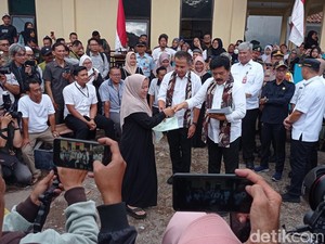 Canda Menteri ATR Saat Bagikan Sertifikat Tanah Bikin Panik Warga Tasik