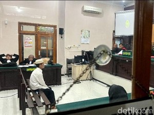 Ayah Bejat Hamili Putri Kandung di Mojokerto Dituntut 17 Tahun Penjara