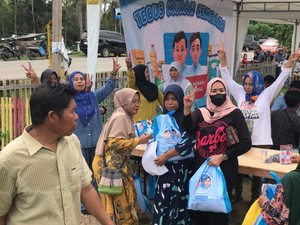 Warga Bombana Ramai Ikut Tebus Murah Sembako dari Barisan RFG