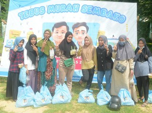 Barisan RFG Gelar Tebus Murah Sembako di Kolaka