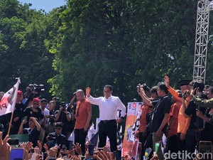 Kampanye Terbuka di Padang, Anies Baswedan Didampingi Gubernur Sumbar