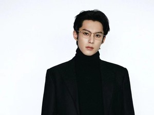 Aktor China Dylan Wang Putus Cinta, Disebut Suap Mantan Pacar Agar Diam