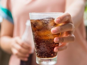 Nggak Cuma Soda, Bahaya Senyawa BPA Bisa Picu Gagal Ginjal Kronis