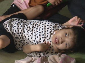 Intan, Anak Yatim Berkebutuhan yang Dirawat Ibu Stroke Tanpa Penghasilan