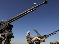 Laut Merah Masih Ngeri, Houthi Bombardir Rudal ke Kapal Perang AS