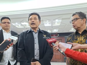 Ketua MKMK Tolak Buka Laporan Adies Kadir di DPR: Lebih Baik Berhentikan Saya