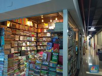 Seram! Penampakan Kios Pedagang Buku di Pasar Kenari Sepi Bak Kuburan