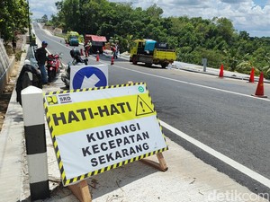 Jalan Tawang-Ngalang Gunungkidul Retak Usai Diresmikan, Begini Perbaikannya