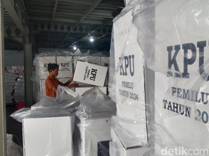KPU Tunda Distribusi Logistik ke Pulau di Pangkep gegara Cuaca Buruk