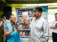 Praktis, Beli Oleh-oleh di Vending Machine UMKM Stasiun Gambir