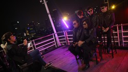 Rekaman Detik-detik Tria The Changcuters Pingsan di Panggung