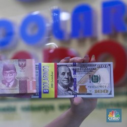 Jokowi Kejar Kepatuhan Eksportir Simpan Dolar di Tanah Air