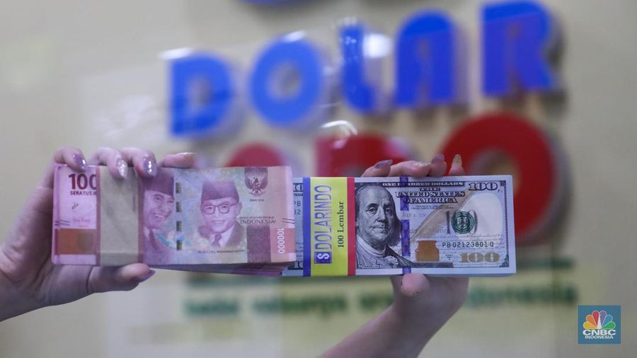 Uang dolar AS dan Rupiah. (²©²ÊÍøÕ¾/Faisal Rahman)