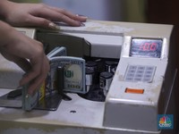 Bos BCA Sebut Banyak Warga RI Libur ke Luar Negeri Bikin Rupiah Ambruk