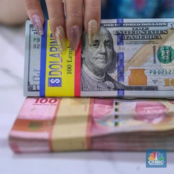 Rupiah Dihajar Dolar AS, Apa yang Salah Dengan Ekonomi RI?