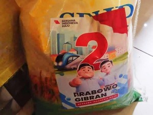 Viral Beras Bulog Berstiker Prabowo-Gibran