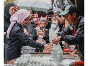 5 Momen Atikoh, Istri Ganjar Pranowo Blusukan di Pasar Berbagai Daerah