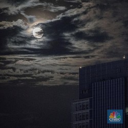 Pesawat Amerika di Bulan Terguling, Gagal Mendarat Tegak