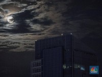 Pesawat Amerika di Bulan Terguling, Gagal Mendarat Tegak
