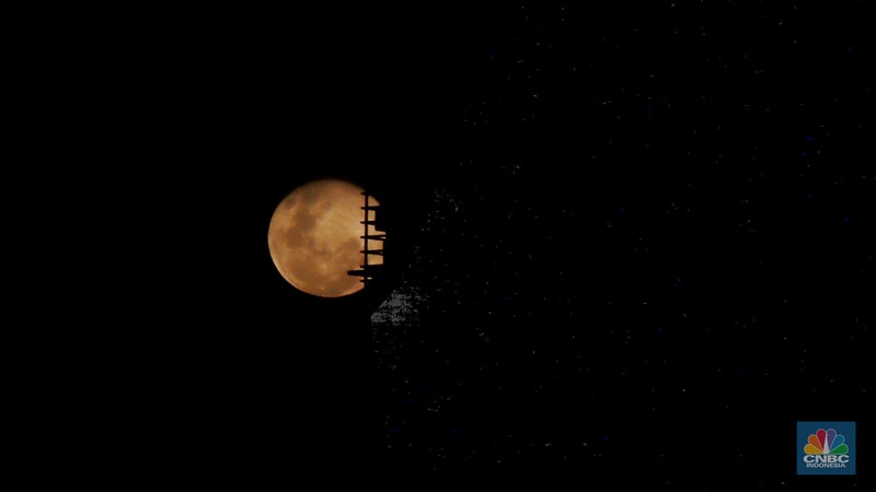 Bulan purnama pertama 2024, yang dikenal sebagai 'bulan serigala' (wolf moon). (CNBC Indonesia/Muhamad Sabki) Bulan purnama pertama 2024, yang dikenal sebagai 'bulan serigala' (wolf moon). (CNBC Indonesia/Muhamad Sabki)