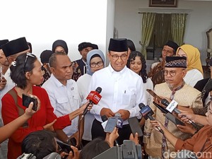 Anies Janjikan Pemerataan Pembangunan dan Pendidikan di Maluku Utara