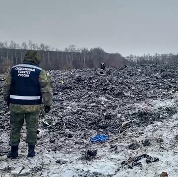 Hancur Lebur! Potret Pesawat Jatuh di Rusia