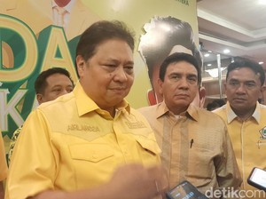 Airlangga Sebut Akan Ada Pembahasan soal Pilkada Dipercepat di DPR