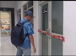 Kantor BPPD Pemkab Sidoarjo Disegel KPK, 3 ASN Diamankan