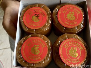 Pedagang Kue Keranjang di Surabaya Panen Cuan Jelang Imlek