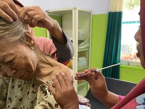 Hendak Mandi di Parit, Nenek 80 Tahun di Bima Digigit Anjing Liar