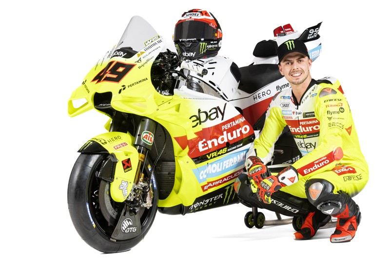 Pertamina Lubricants bersama VR 46 Racing Team akhirnya meluncurkan Pertamina Enduro VR 46 Racing Team dengan new livery. Pertamina Lubricants bersama VR 46 Racing Team akhirnya meluncurkan Pertamina Enduro VR 46 Racing Team dengan new livery. (Dok. PT Pertamina Lubricants dan VR 46)