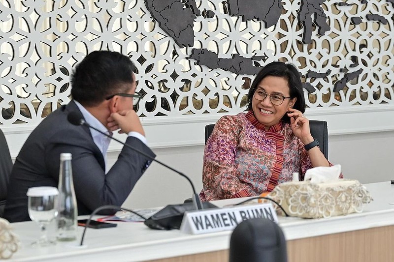 Pertemuan Menteri Keuangan Sri Mulyani Indrawati dengan Ketua DPR RI Puan Maharani untuk berkonsultasi mengenai pergantian anggota Dewas LPI dari unsur profesional. Pertemuan Menteri Keuangan Sri Mulyani Indrawati dengan Ketua DPR RI Puan Maharani untuk berkonsultasi mengenai pergantian anggota Dewas LPI dari unsur profesional. (Instagram @smindrawati)