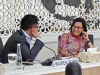 Investor Panik Dengar Sri Mulyani Mau Mundur, Rupiah-IHSG  Anjlok