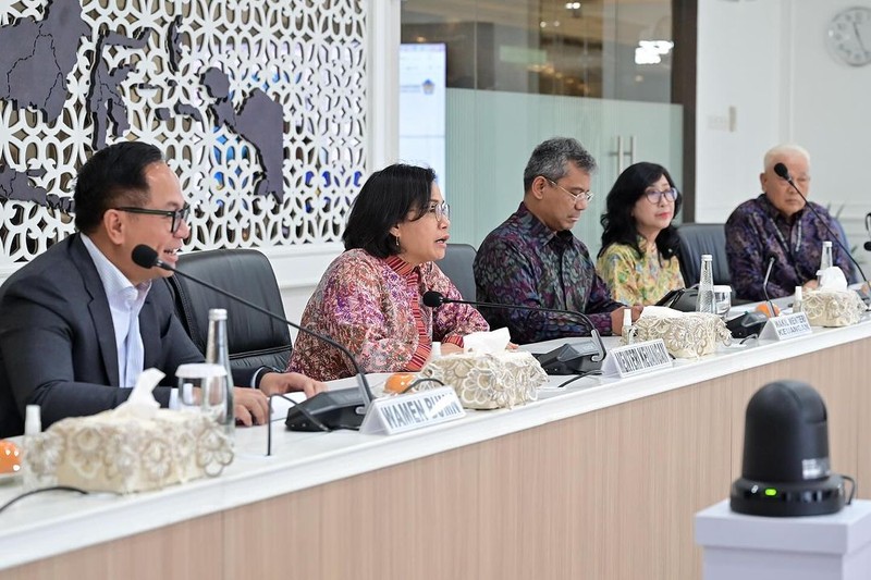 Pertemuan Menteri Keuangan Sri Mulyani Indrawati dengan Ketua DPR RI Puan Maharani untuk berkonsultasi mengenai pergantian anggota Dewas LPI dari unsur profesional. Pertemuan Menteri Keuangan Sri Mulyani Indrawati dengan Ketua DPR RI Puan Maharani untuk berkonsultasi mengenai pergantian anggota Dewas LPI dari unsur profesional. (Instagram @smindrawati)