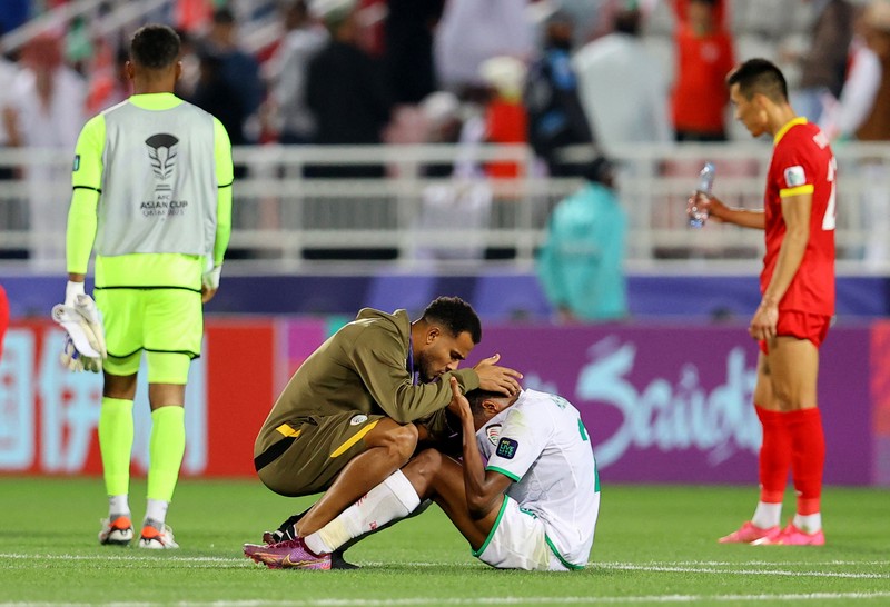 SOCCER-ASIANCUP-KGZ-OMN/REPORT Soccer Football - AFC Asian Cup - Group F - Kyrgyzstan v Oman - Abdullah bin Khalifa Stadium, Doha, Qatar - January 25, 2024 Oman's Abdul Rahman Al Mushaifri looks dejected after the match REUTERS/Ibraheem Al Omari