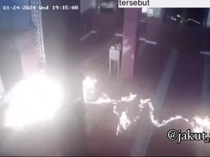 Pria Sunter Mengaku Dengar Suara Ganggu Jiwanya Sebelum Bakar Sajadah Masjid