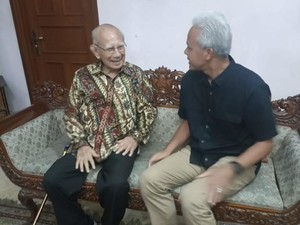 Ganjar Ibaratkan RI Seperti Titanic Usai Bertemu Emil Salim, Apa Maksudnya?