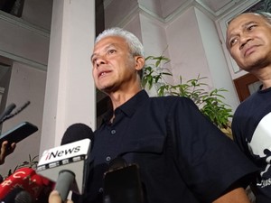 Ganjar Temui Emil Salim, Diberi Pesan Perhatikan Indonesia Timur