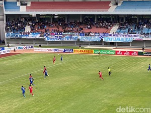 Drama Kartu Merah Laskar Mataram, Babak Pertama PSIM Vs Semen Padang 0-0