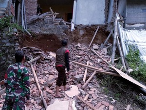 Dua Rumah di Cihaurbeuti Ciamis Rusak gegara Longsor
