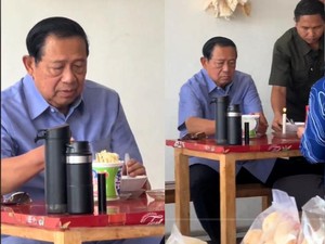 SBY Makan Pop Mie di Warung Pinggir Jalan, Momennya Viral!