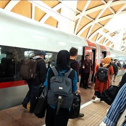 Jangan Pusing, Ke Stasiun Kereta Cepat Whoosh Halim Gak Ribet