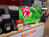 Pelanggan Transmart Ini Happy Bawa Smart TV, Diskon Sampai Rp2 Juta
