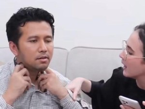 Satire Emil Dardak Ketika Dituduh Jadi Joki Gibran Saat Debat Cawapres